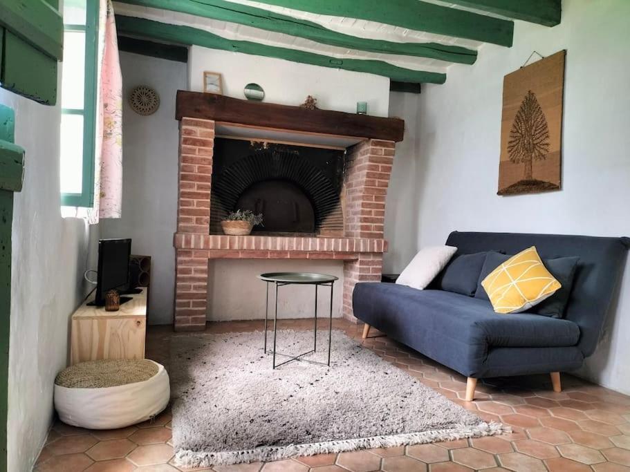Charmante Maisonnette En Pierre Ecardenville-sur-Eure Exterior photo